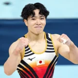 岡慎之助に兄弟はおらず一人っ子！3人家族で父親の職業や母親について