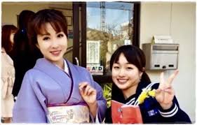 母親・鬼塚美代子が美人すぎると話題！石原さとみや小嶋陽菜にも似ている？