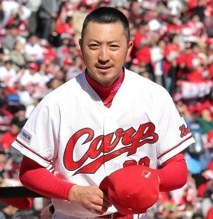 菊池涼介の妻でJALの元CA美人妻との馴れ初めから慰謝料8000万円スキャンダルまで