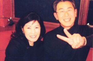 妻・由佳のプロフィール